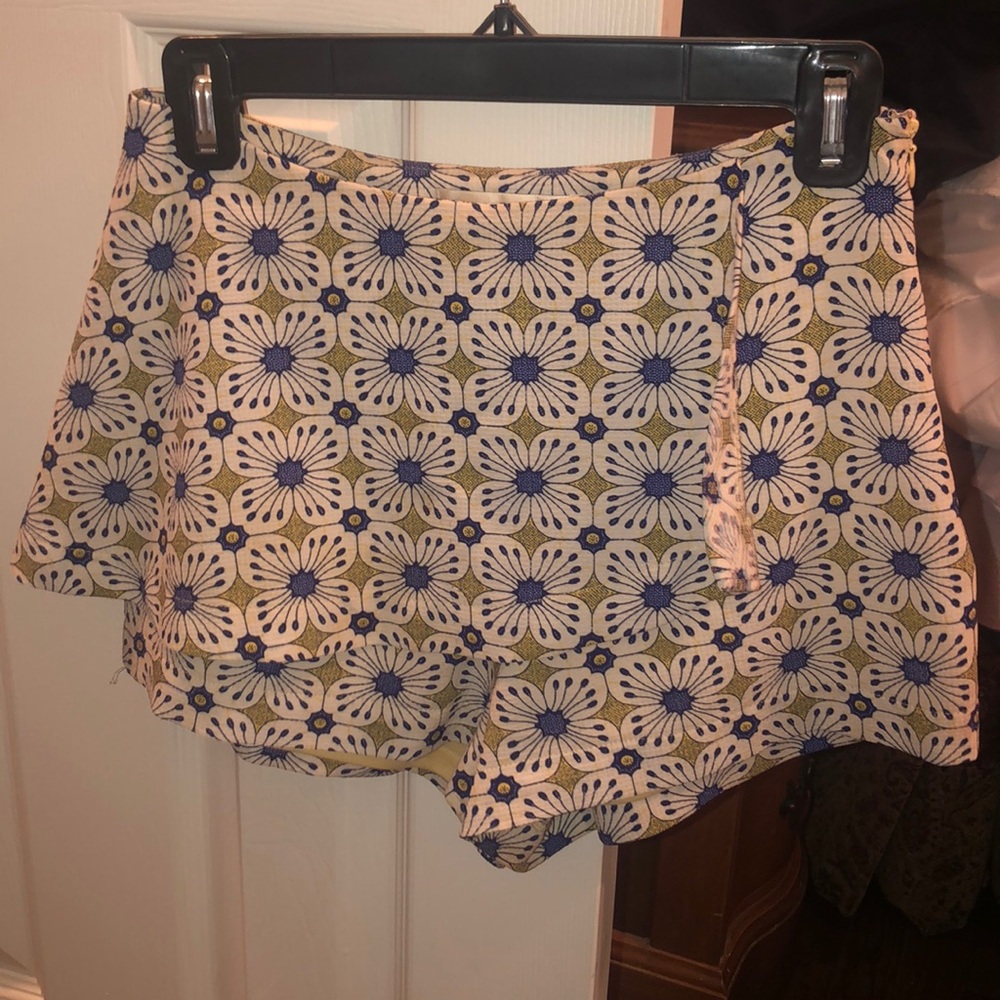 J.O.A Daisy Mini Skort